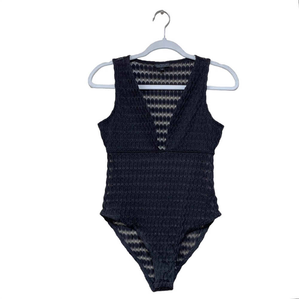 NWOT Topshop Women’s Black Plunging Neckline Lace Crochet Bodysuit Size 4